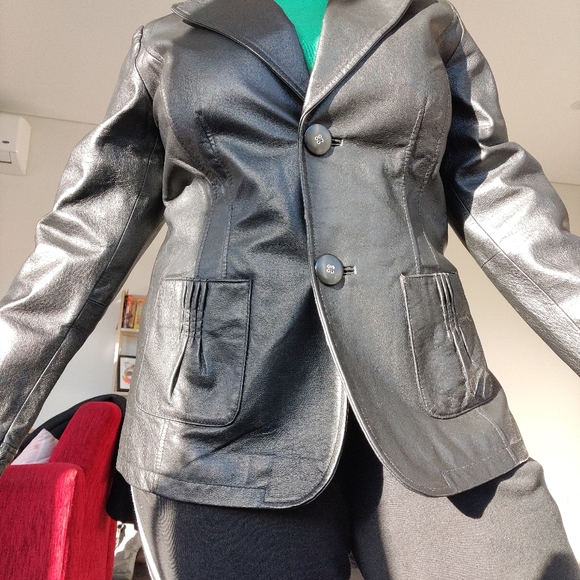 Sold✨100% leather blazer Jacket - Picture 10 of 11